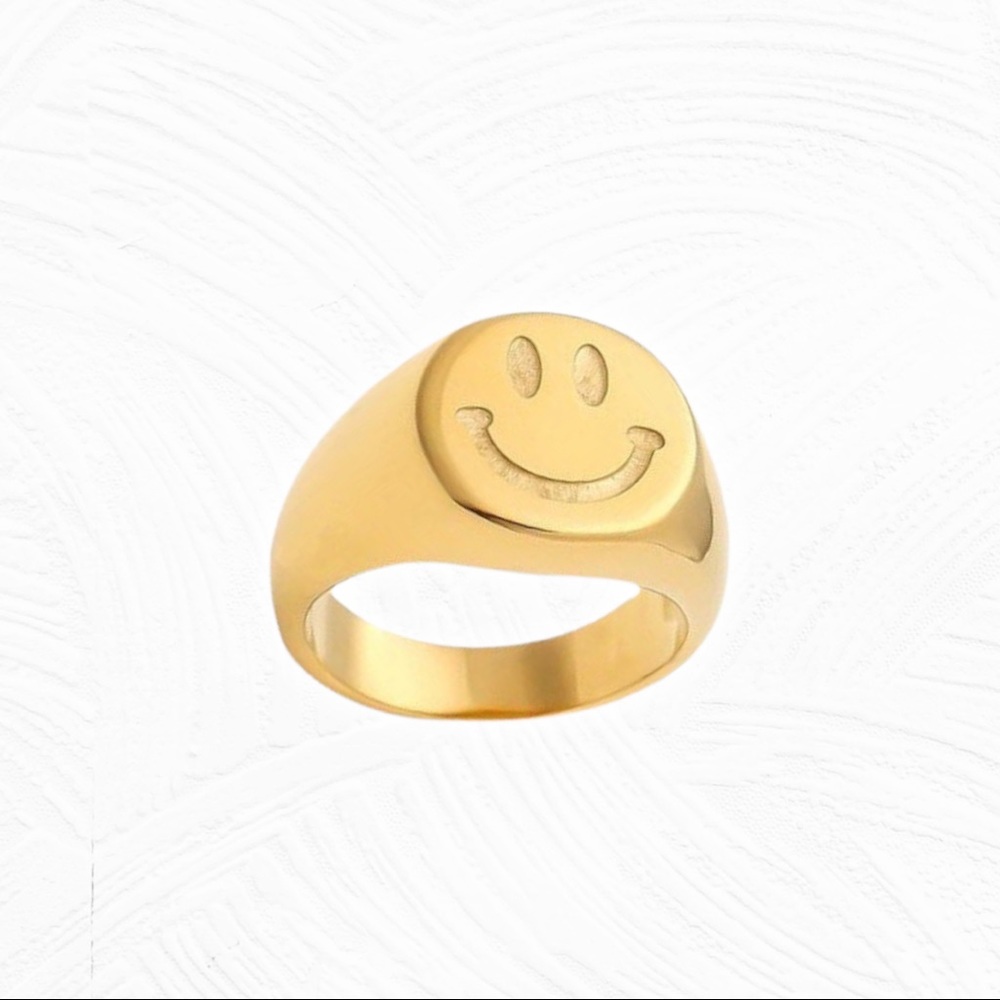 The SMILE RING, 14 kt gold-plated 😃